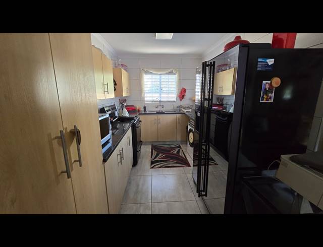 2 BEDROOM SECTIONAL TITLE FOR SALE IN ALBERTSDAL